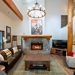 Newly Renovated 4-Bed, Bath Ski-In, Ski-Out With Fireplaces, Private Hot Tub, And Private Garage!