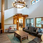 Newly Renovated 4-Bed, Bath Ski-In, Ski-Out With Fireplaces, Private Hot Tub, And Private Garage!