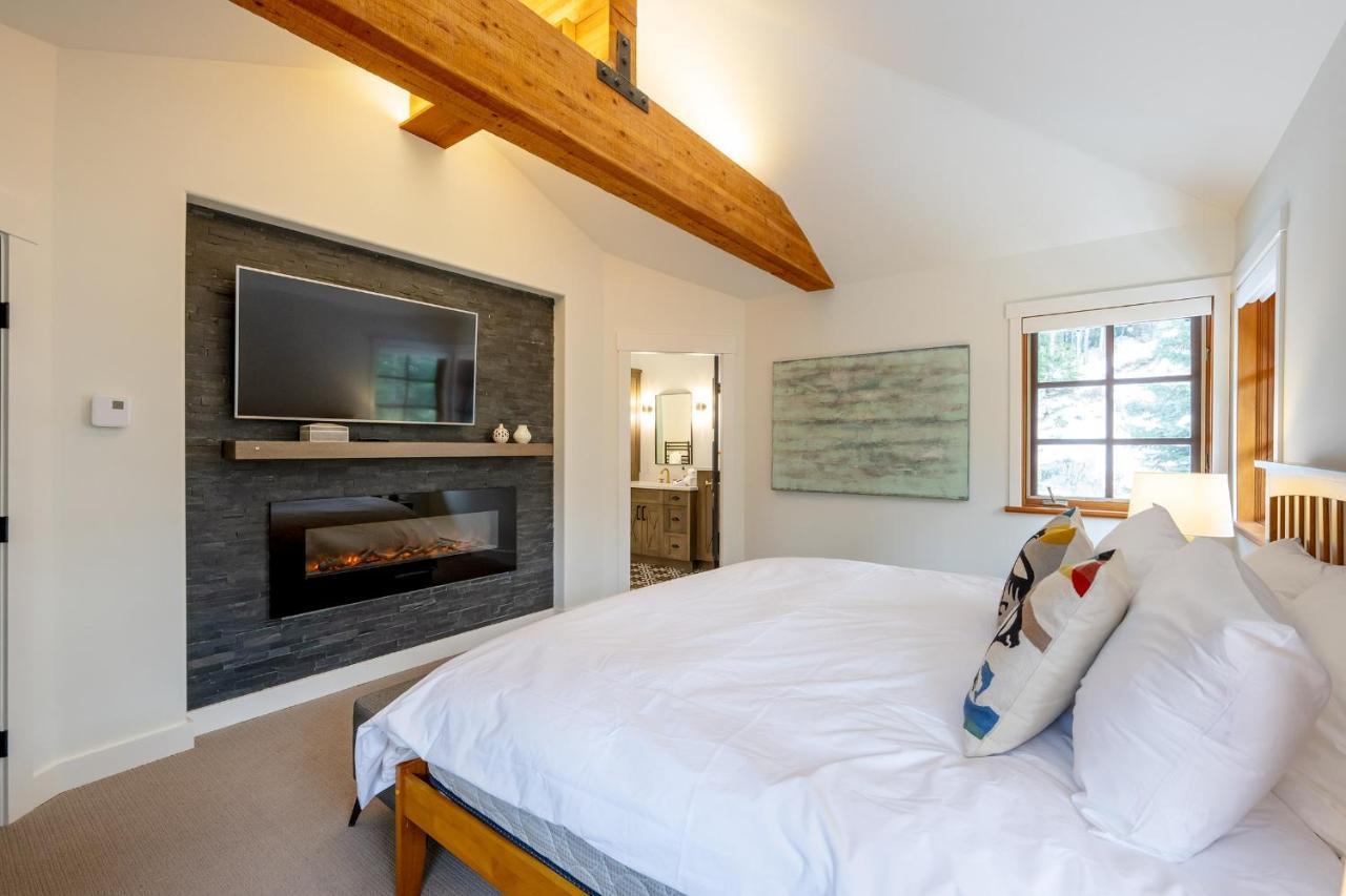 Newly Renovated 4-bed, Bath Ski-in, Ski-out With Fireplaces, Private Hot Tub, And Private Garage! Whistler
